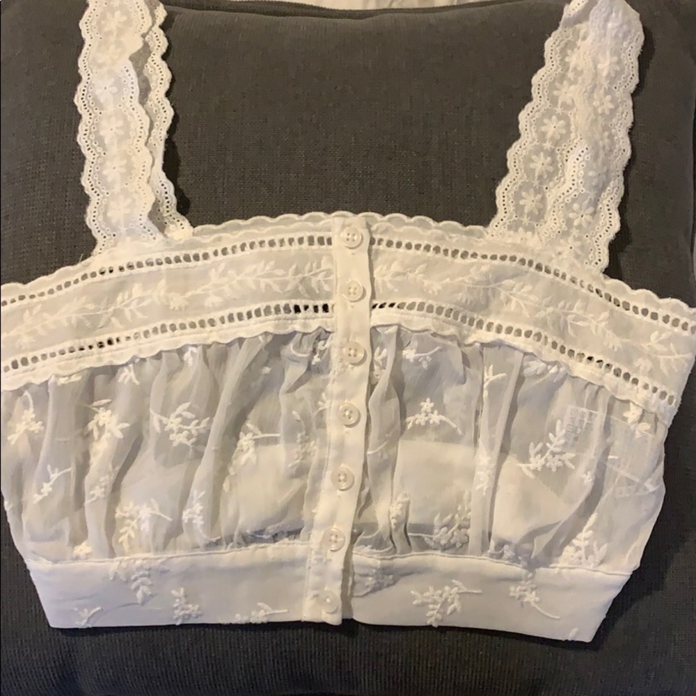 White lace crop